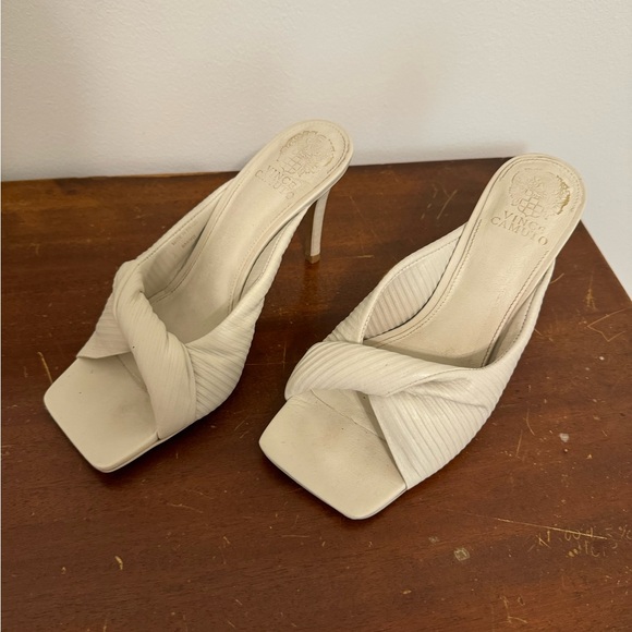 Vince Camuto salete Knotted Heels - Picture 2 of 6